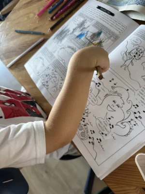 Alternative view of "Rawawik komiks do kolorowania część 1" - wartościowa książka dla dzieci